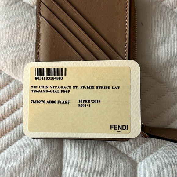 Fendi Zip Coin Card Holder - Picture 4 of 10
